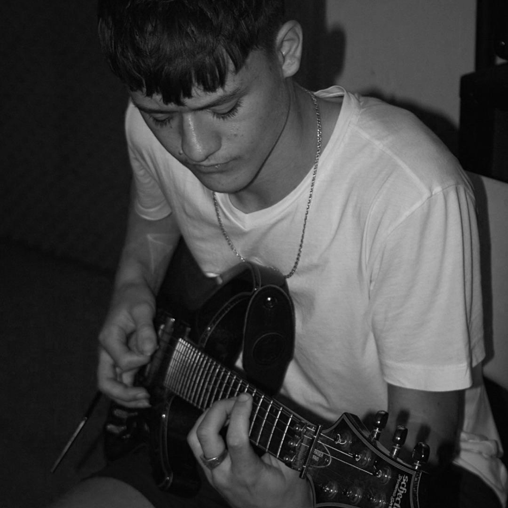 Jack Chesney, Guitar